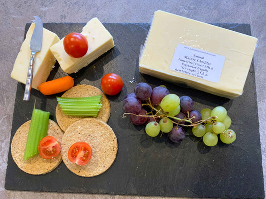 Natural Mature Cheddar Pasteurised Cows’ Milk