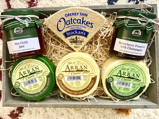 Nibble & Nosh Cheese Hamper